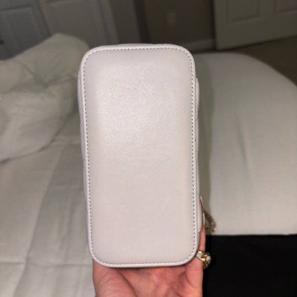 Chanel Ivory Quilted Mini Bag with Gold Accents - Picture 3 of 7